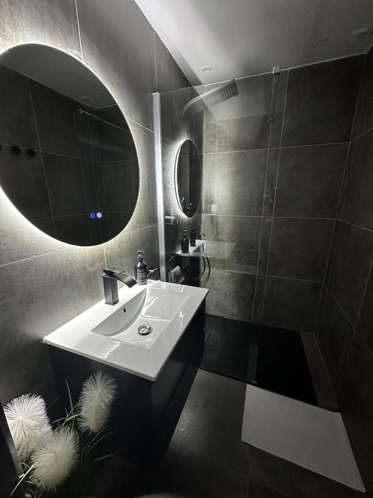 Dima Suite Jacuzzi Privatif Vedène Kültér fotó