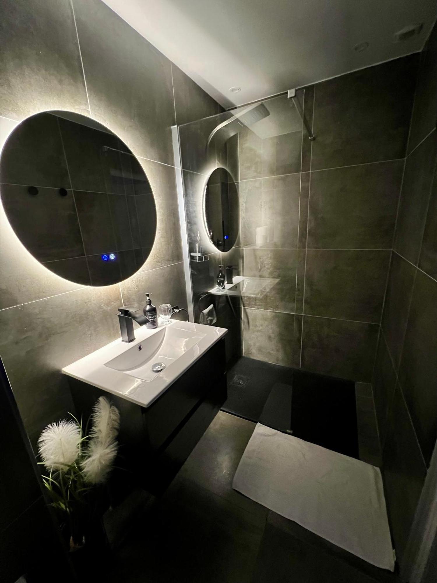 Dima Suite Jacuzzi Privatif Vedène Kültér fotó